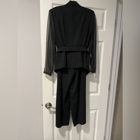 Theo Miles two piece suit - size 8 - Picture 2 of 3